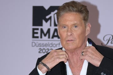 Fans sind in Sorge: Hollywood-Star plötzlich auf Rollstuhl angewiesen