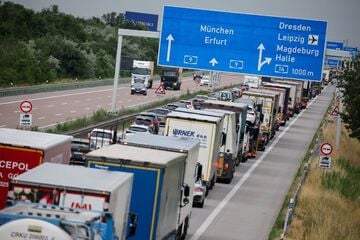 Historisches Niedrigwasser: Bayern lässt Lkw auch am Sonntag rollen