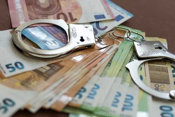 Haftbefehl gegen 24-Jährigen: Dann greift sein Chef tief in die Tasche