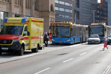 Bus muss an Chemnitzer Zenti heftig bremsen: Mehrere Verletzte
