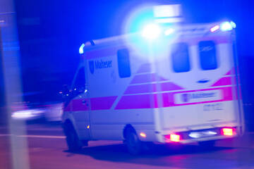 Berlin: Mann von maskiertem Trio überfallen und niedergestochen