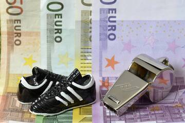 Eine Million Euro verzockt! Ehemaliger Bundesliga-Profi packt über illegale Sport-Wetten aus