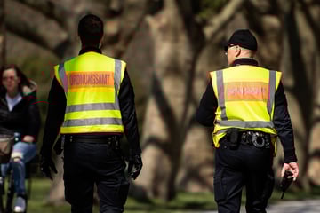 Köln: Versuchter Totschlag? Frau überschüttet Ordnungshüter mit Benzin und will ihn anzünden