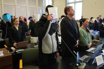 Nach tödlichem Streit und Fall aus Hochhaus: Zehn Männer schuldig gesprochen