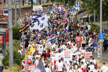 Köln: Rekord beim Kölner CSD: Millionen feiern buntes Wochenende in Köln