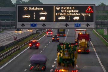 Bayern sperrt Straßen: Lkw-Blockabfertigung am Grenzübergang Kufstein/Kiefersfelden