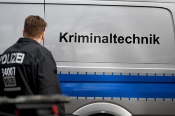 Flammen zerstören Wohnhaus in Oranienburg: Zwei Verletzte