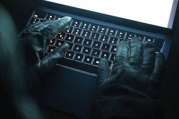 Mann masturbiert vor Kindergruppe: Polizei findet ihn in Brandenburg