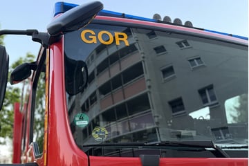 Dresden: Kinderwagen brennt in Hausflur: Kinder unter den Verletzten