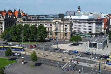 Brutaler Überfall auf 14-Jährigen: Täter verfolgen Opfer durch die Innenstadt