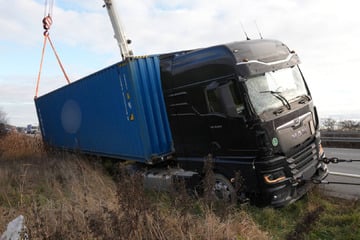 Auf Drogen hinterm Steuer: Lkw rutscht von A14