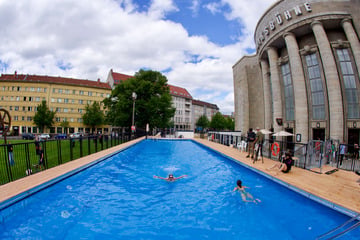 Berlin: Nach Rassismus-Vorfall: Schwimmbad an der Berliner Volksbühne öffnet wieder