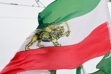 Schüsse auf Mehrfamilienhaus: Iran-Konflikt soll Rolle spielen