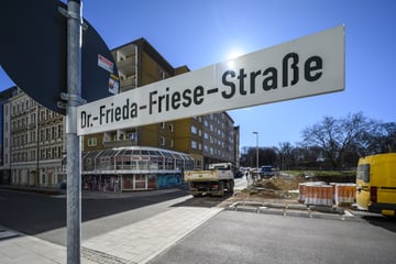Chemnitz: Chemnitz: Schreibfehler auf Straßenschild sorgt für Diskussionen