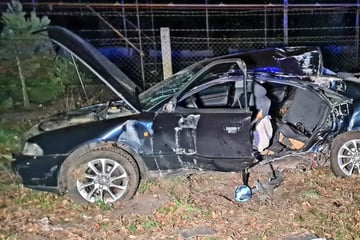 Todlicher Unfall Auf A93 In Bayern Fahrer Aus Bmw Geschleudert Beifahrer Erleidet Schweren Schock Tag24