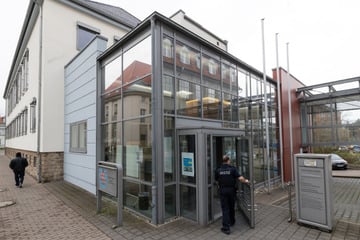 Nach einem Kuss drückte er zu: 85-Jähriger soll Ehefrau getötet haben