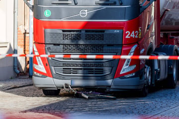 Tödlicher Unfall: Fahrradfahrerin von Lkw erfasst