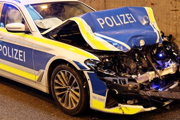 Unfall A3: Streifenwagen rammt Nissan bei Verfolgungsjagd: Vollsperrung der A3 nach Unfall