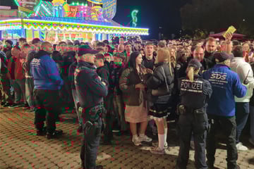 Stuttgart: Zu großer Andrang auf Cannstatter Wasen: Polizei sperrt Volksfest in Stuttgart