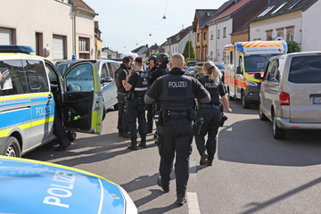 Waffenbesitzer schießt in Saarbrücken aus Fenster: Zwei Polizisten verletzt