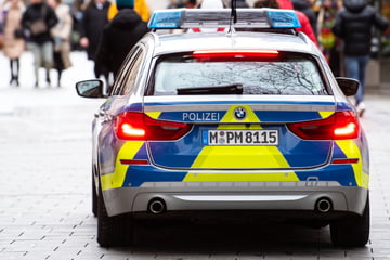 München: Männer mitten in München brutal angegriffen und bestohlen: Polizei sucht Zeugen