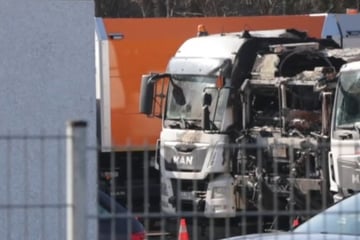 Brandstiftung? Bundeswehr-Lkw zerstört, Staatsschutz ermittelt
