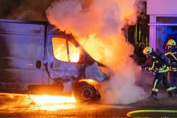 Hoher Schaden nach Brand in Autovermietung: Polizei geht von Brandstiftung aus