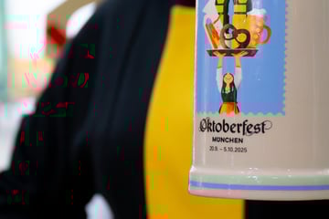 Wiesn-Maßkrug: Hommage an Bedienungen des Oktoberfests