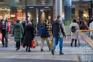 Mann verletzt zwei Mitarbeiter im Einkaufsmarkt mit Messer: Polizei schnappt Täter