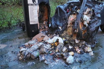 Chemnitz: Nach Feuer vor Wohnhaus in Chemnitz: Polizei schnappt Tatverdächtigen (16)