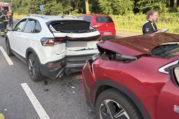 Schwerer Auffahrunfall! Mehrere Personen verletzt, darunter auch ein Kind