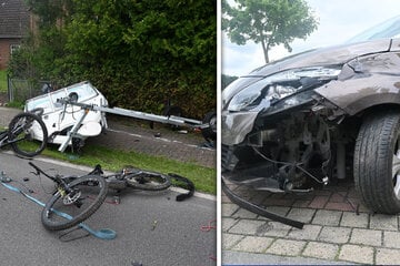 Senior kracht in Anhänger mit Boot und Fahrrädern