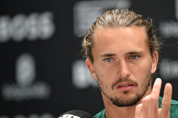 Alexander Zverev: Alexander Zverev schießt gegen Boris Becker und Co.: "Immer alle sehr, sehr schlau"