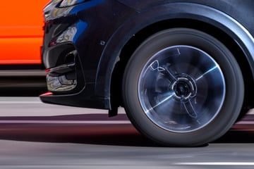 Leipzig: Neue Studie aus Leipzig: So viel Plastik atmen wir täglich durch Reifenabrieb ein