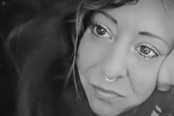 Frau füttert Hunde der Nachbarin und wird von den Tieren brutal getötet