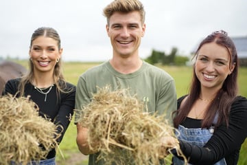 Bauer sucht Frau: Halbnackter Hottie-Bauer küsst Hofdame in Fluss: Sie lernt Friedrich "näher" kennen