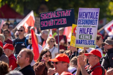 Mehr als 20.000 Menschen demonstrieren im Südwesten gegen Sozialabbau: "Weniger Rente, mehr Schikane"
