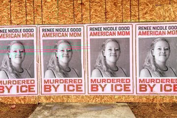 Trump officials say ICE agent who killed Renee Good suffered "internal bleeding"