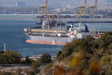 Ukraine-Krieg: Ölterminal in Russland beschädigt