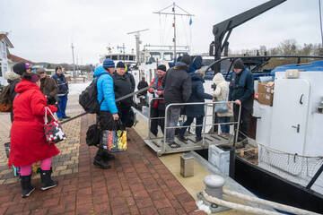 Ostseeinsel von Außenwelt abgeschnitten: Eisbrecher darf keine Personen befördern