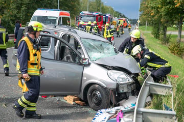 Tragischer Crash in Sachsen: Frau (†74) verliert bei Frontalkollision ihr Leben