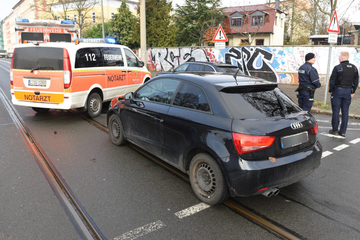 Audi erfasst Fußgängerin (75) in Leipzig