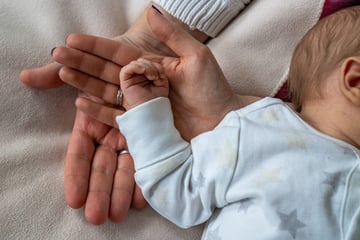 Behörden-Ärger wegen eines Bindestrichs: Baby hat seit Wochen keinen Namen