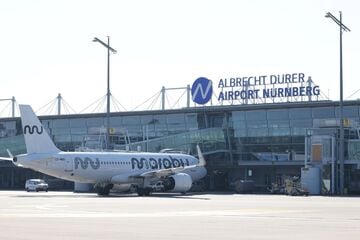 Drohnen-Alarm in Bayern: Polizeihubschrauber über Nürnberger Flughafen