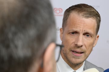 Klartext von Oliver Pocher: Neuer Name seines Podcasts steht, jetzt will sogar Ex Sandy zu ihm zurück