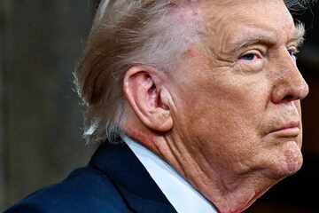 Federal appeals court delivers huge blow to Trump's bid to delay tariff refund lawsuit