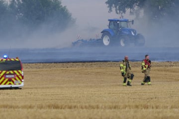 Feuerwehr wird zu Flächenbrand gerufen, doch die Landwirte sind bereits zur Stelle
