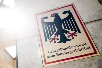 "Versuchter Mord": Mutmaßliche Unterstützer von rechter Terrorgruppe festgenommen