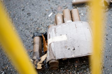 Zehnjähriger spielt mit Böllern und richtet großen Schaden an