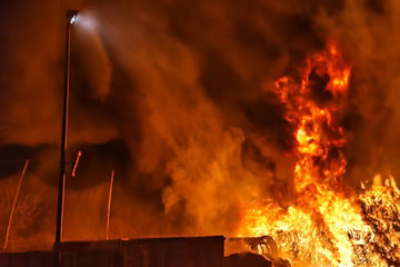 Brand auf Mülldeponie in Erfurt: Große Rauchsäule sichtbar